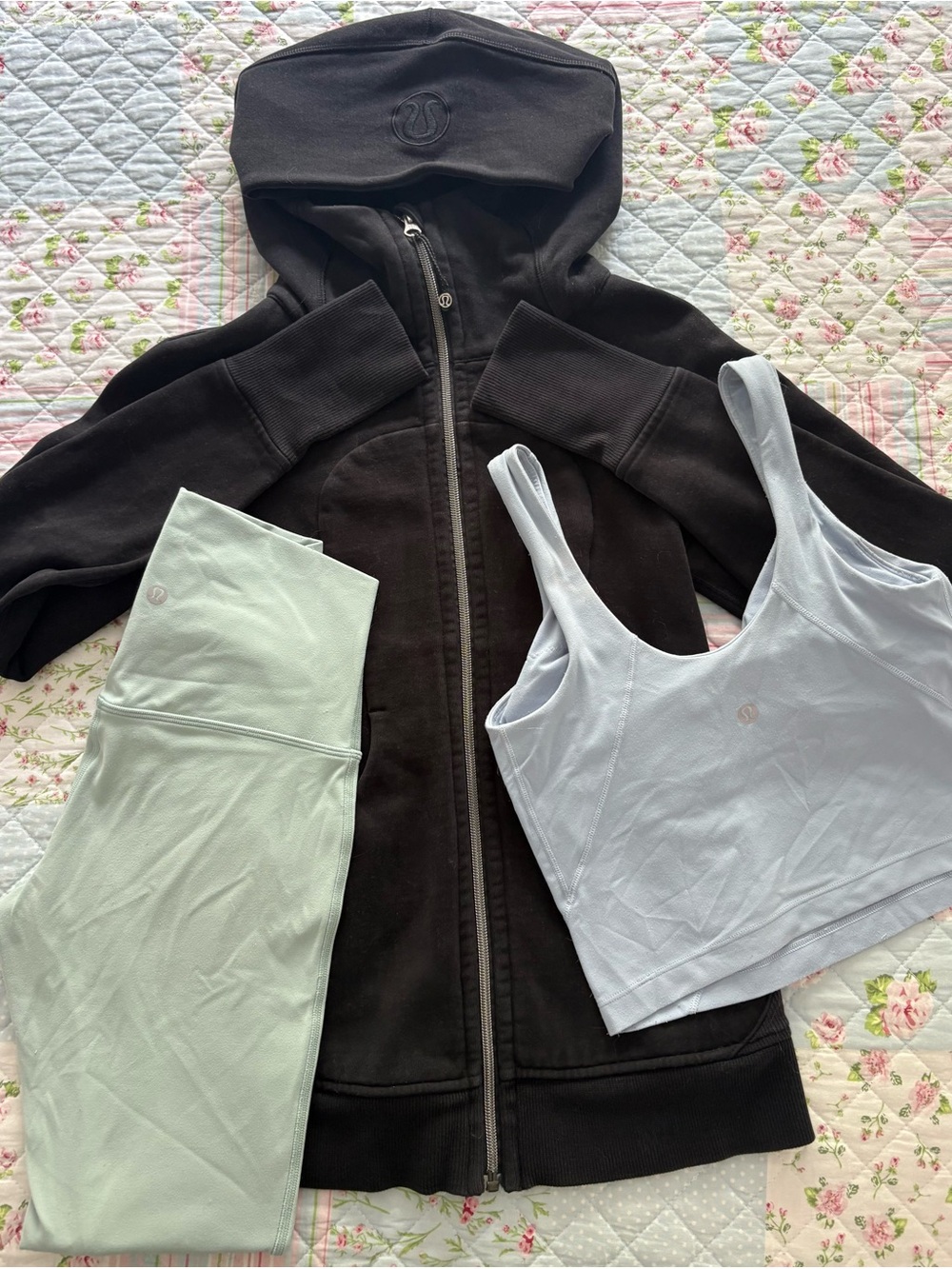 Lululemon bundle - Picture 1 of 7